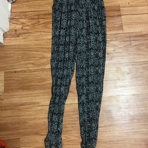 Joggers w/pockets! Medallion pattern